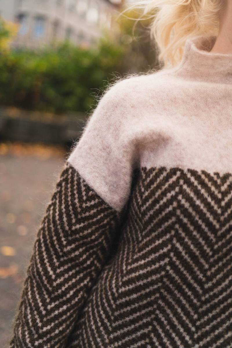 Aurora - Knit Turtleneck Sweater